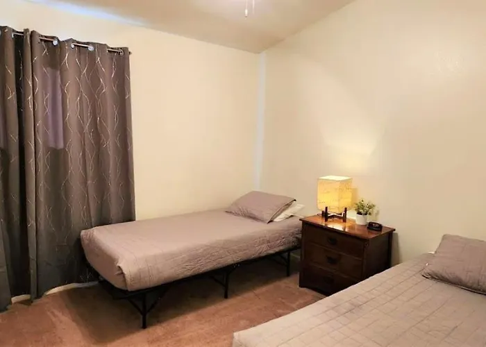 Quiet Desert Getaway With Ping-pong, Bbq, Citrus Holiday home